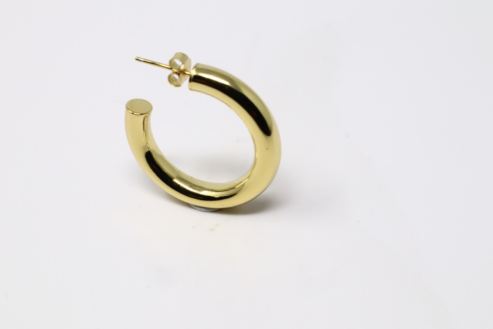 Elegant 18K Gold Plated Simple Circle Hoop Earrings - C Shape Fashion Earrings for Every Occasion